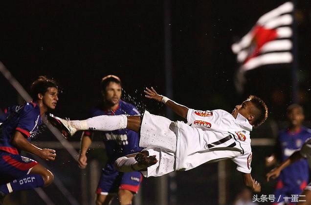 内马尔巴塞罗那大巴黎,内马尔桑托斯巴塞罗那