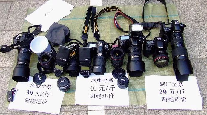 单反是不是不能常换镜头,单反镜头不能频繁换