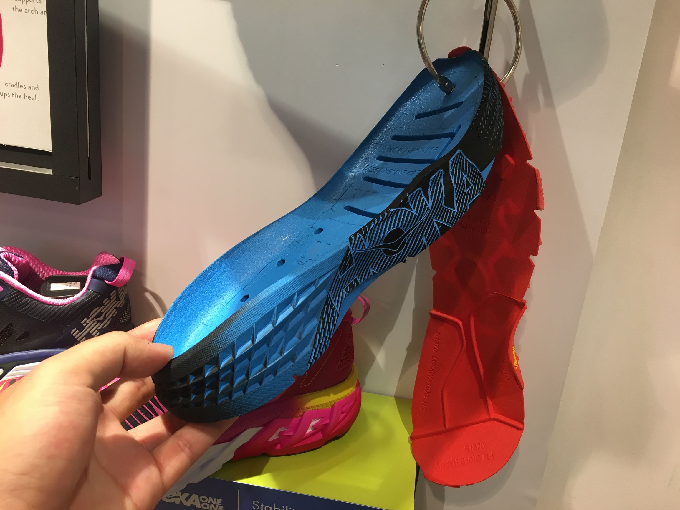 跑步也是门生意，这家门可罗雀的跑步用品店就能做到月入10万