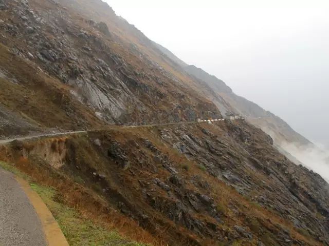 墨脱有多神秘,墨脱一条真正的天路