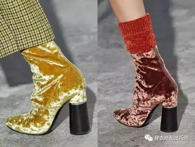 方头粗跟短靴冬季搭配裤子,冬季短靴搭配什么裤子