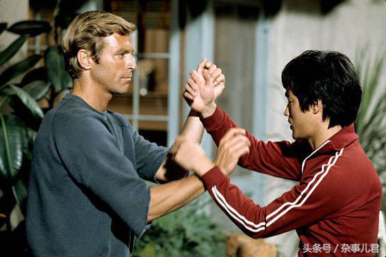 在你心里，改变世界的时尚精品是什么？