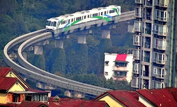 重庆让人着迷的城市,重庆一个充满火锅味的城市