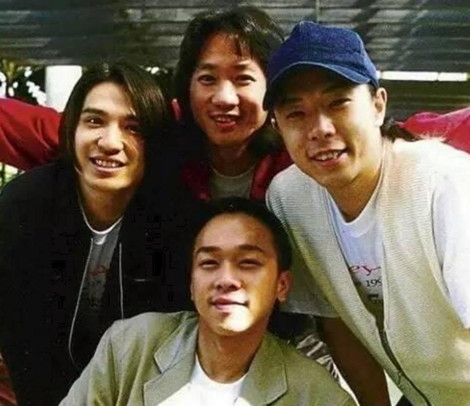 黄家驹早年情歌,黄家驹留给大家最经典的十首情歌