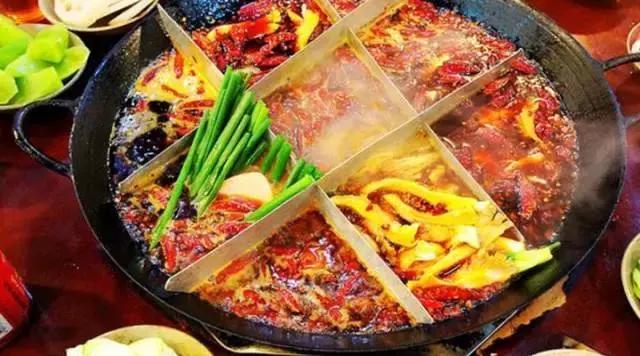 重庆让人着迷的城市,重庆一个充满火锅味的城市