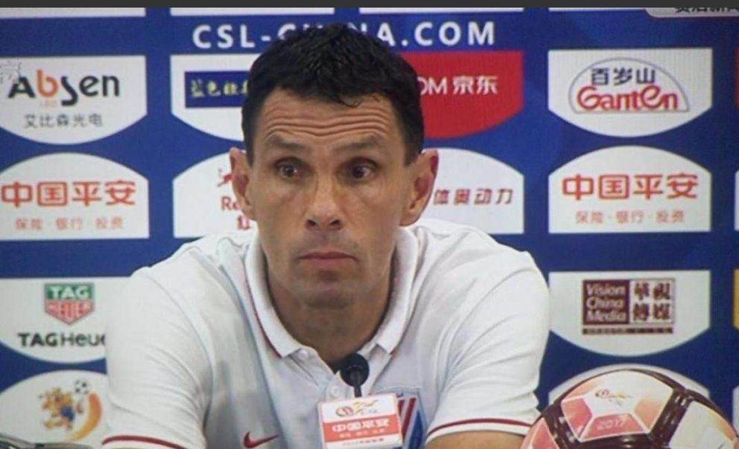 在中超如果主教练与俱乐部高层、球员产生矛盾，可能被做掉、下课