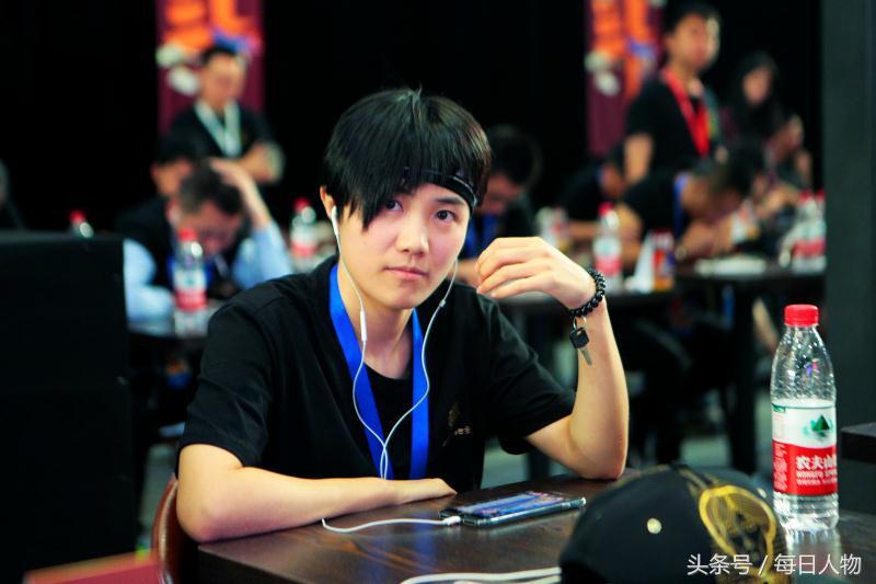 斗地主女选手,25岁大龄女程序员