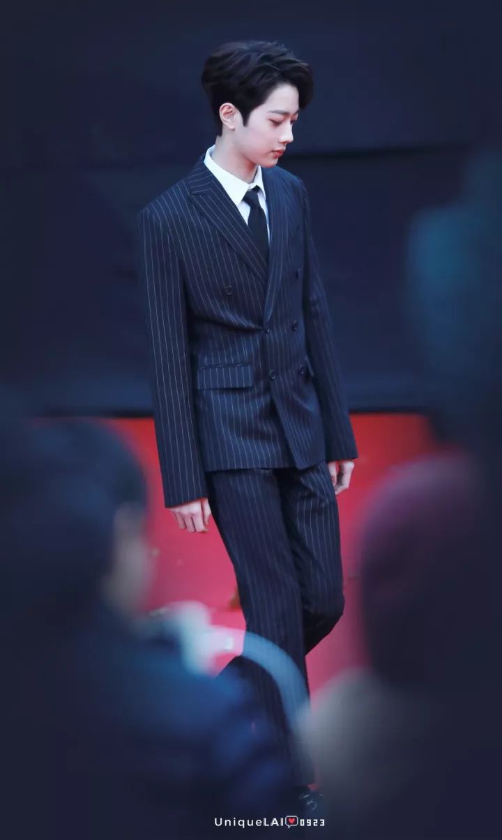 本周TA最潮｜水晶雪莉一酷一美防弹茶蛋*服私**完美碾压