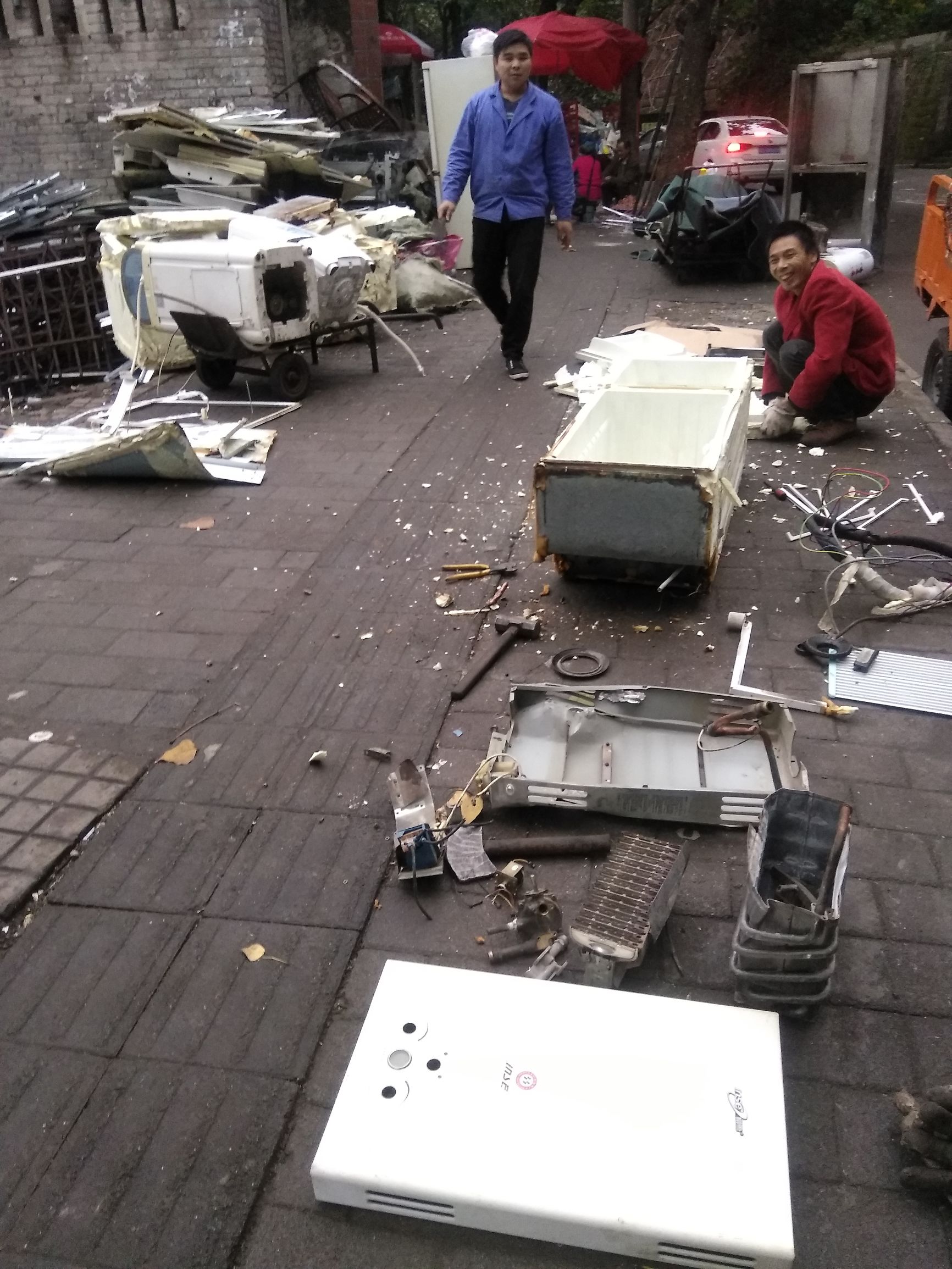 旋钮燃气热水器外壳拆解,威力燃气热水器外壳怎么拆