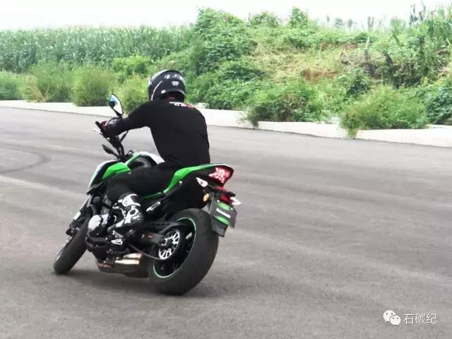 川崎z900和z900rs发动机,川崎z900与z1000的对比