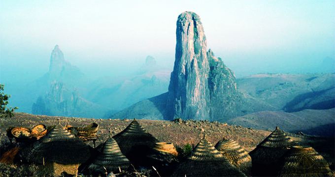 喀麦隆以其国家足球队及本土音乐风格著称