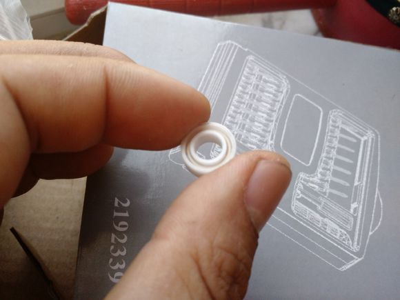 国外枪支配件企业不务正业，用枪支钢材做了一款指尖陀螺