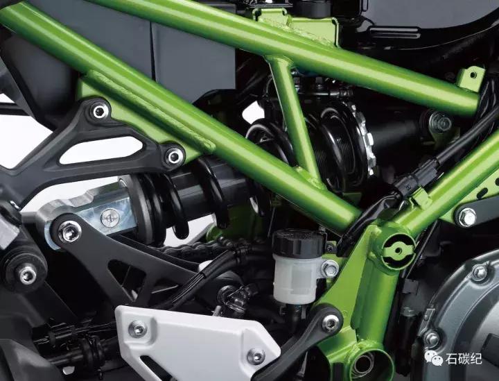 川崎z900和z900rs发动机,川崎z900与z1000的对比