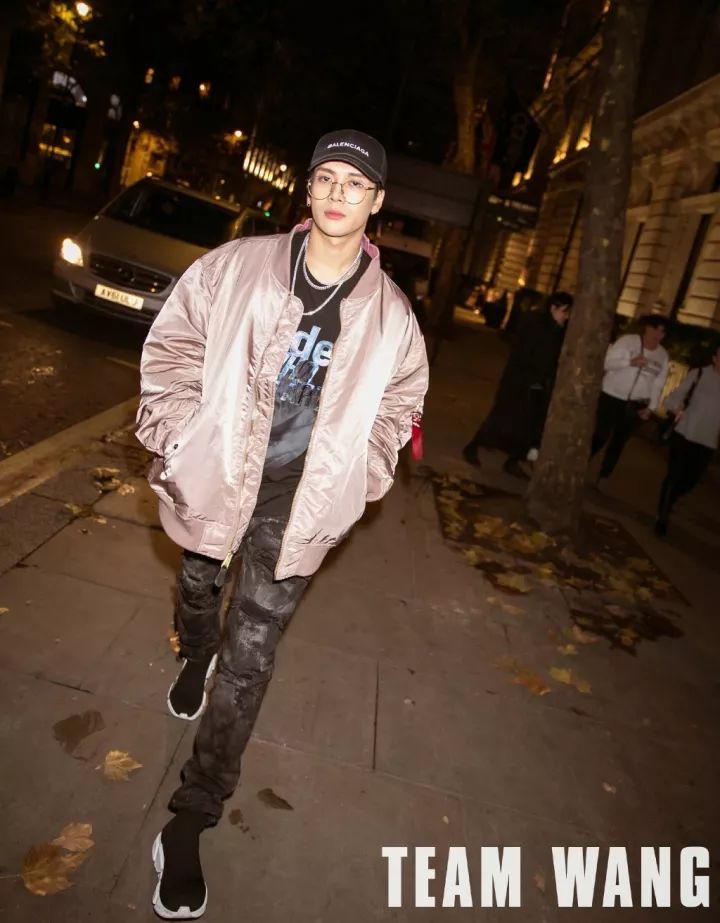 本周TA最潮｜水晶雪莉一酷一美防弹茶蛋*服私**完美碾压