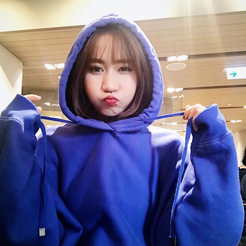 休闲卫衣冬天怎样穿保暖高级感,卫衣集保暖舒适休闲百搭于一身