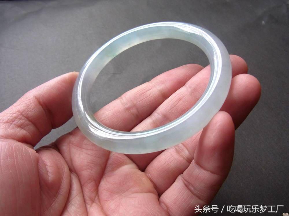 怎样才能买到一个真正的玉手镯,玉手镯选购时需要注意6个细节