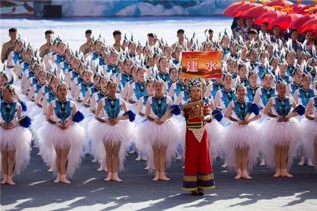 大红河60岁啦！这里到底有多美？跟着13县市的方队一起来看看