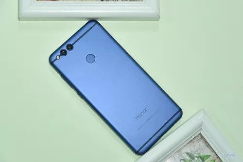 华为畅享8麦芒6光荣7x哪个好,华为麦芒6光荣7x液晶屏幕对比