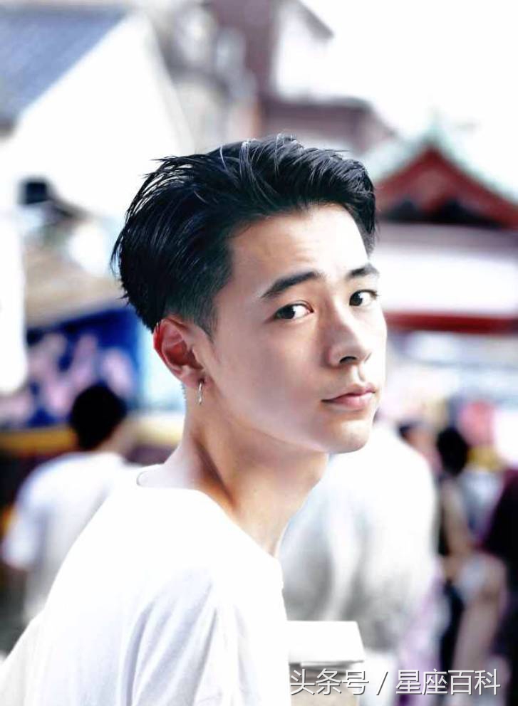 水瓶座男生的弱点和缺点是什么,水瓶座的弱点和优点是什么