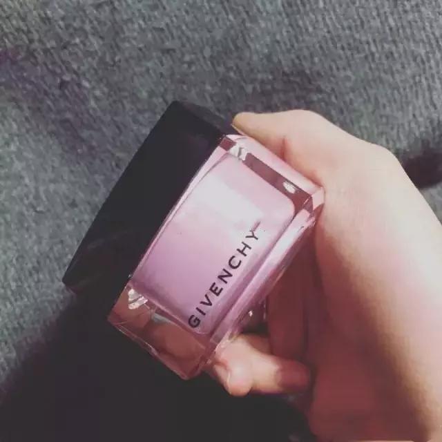 学生*党**必备的护肤品！这些尖货我一个都不想错过！