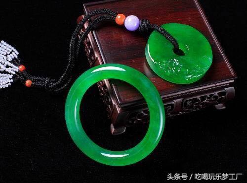 怎样才能买到一个真正的玉手镯,玉手镯选购时需要注意6个细节