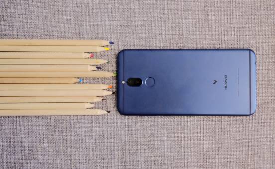 华为畅享8麦芒6光荣7x哪个好,华为麦芒6光荣7x液晶屏幕对比