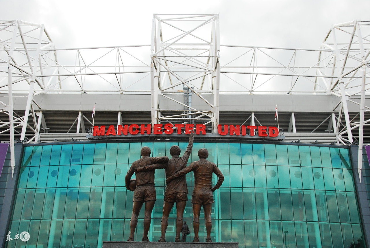 曼联主场老特拉福德球场替补席,曼联主场2015年老特拉福德球场