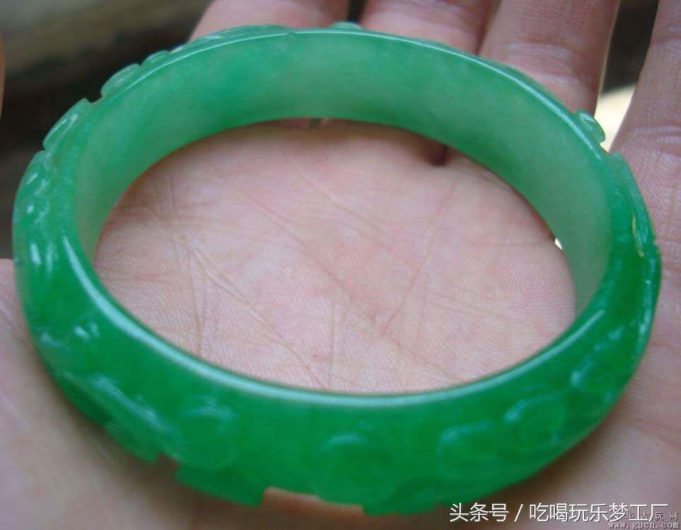 怎样才能买到一个真正的玉手镯,玉手镯选购时需要注意6个细节