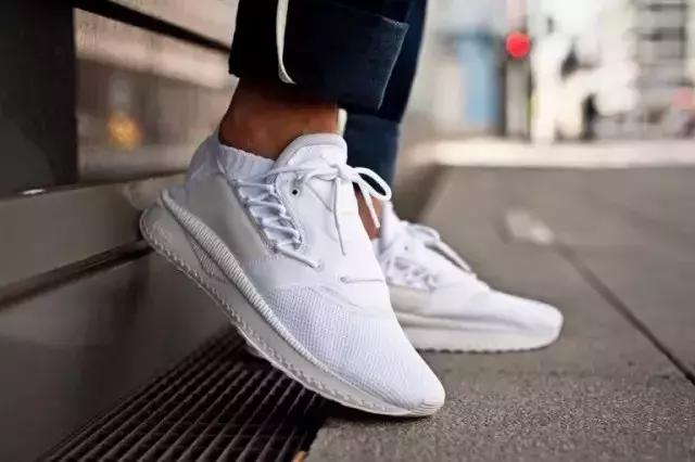 维密秀奚梦瑶摔倒完整版,奚梦瑶在维密大秀上摔倒