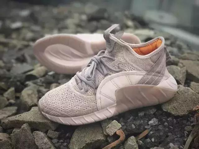 维密秀奚梦瑶摔倒完整版,奚梦瑶在维密大秀上摔倒