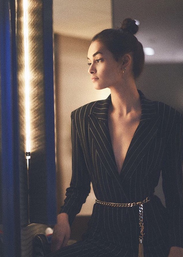 奚梦瑶摔一跤之后维密更火,奚梦瑶一摔为什么是经典