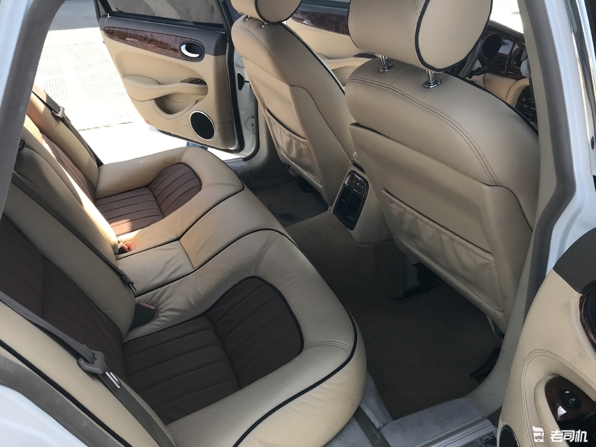 四眼捷豹xj3.0四驱顶配版,捷豹xj8经典色