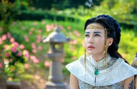 当我都准备好看*恋虐**宫斗大戏，你才告诉我这是一部环保科幻片？