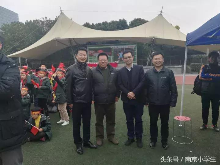 寒风抵挡不住同学们的热情,寒风抵挡不住他们的热情