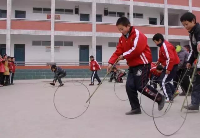 8090年代的童年玩具回忆集合视频,8090后的童年玩具小卖铺