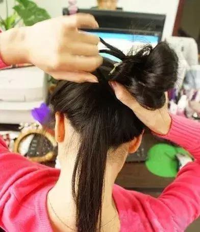 个性花苞头，与众不同的蓬松扎发