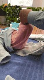 换尿不湿的奶爸,换尿布的奶爸