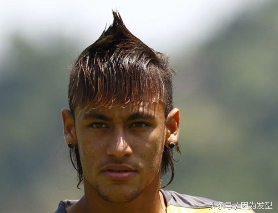 内马尔巴黎圣日耳曼发型,内马尔豪情绿茵发型