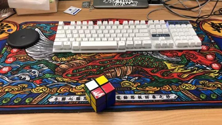 5万元一块的触摸屏你见过吗？无所不能，如同科幻电影一样炫酷