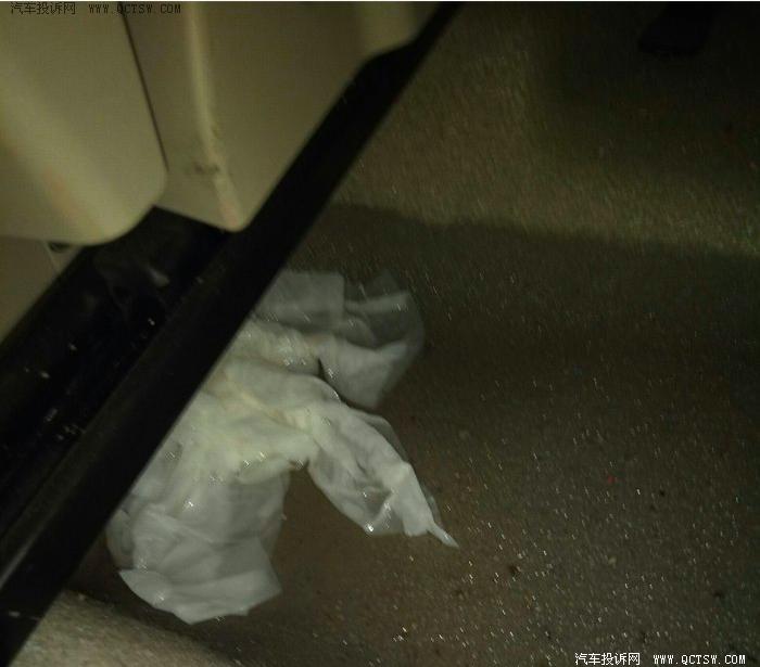 东风日产奇骏天窗漏水,日产奇骏天窗漏水后面排水口在哪