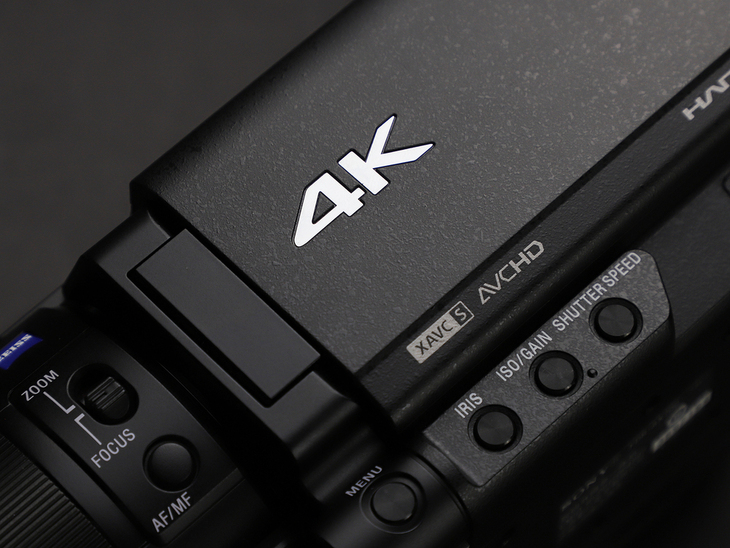 可拍4KHDR视频的手持摄像机1英寸CMOS索尼FDR-AX700摄像机评测