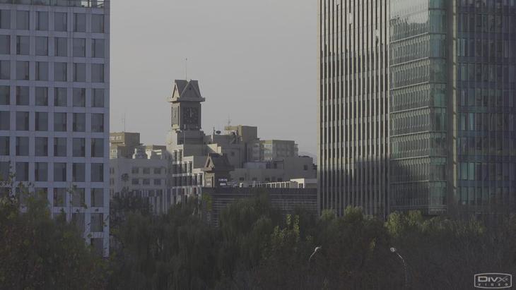 可拍4KHDR视频的手持摄像机1英寸CMOS索尼FDR-AX700摄像机评测