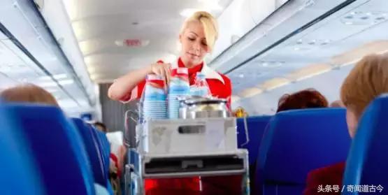 飞机被雷劈是很常见的事情？飞机上不为人知的秘密你知道多少？