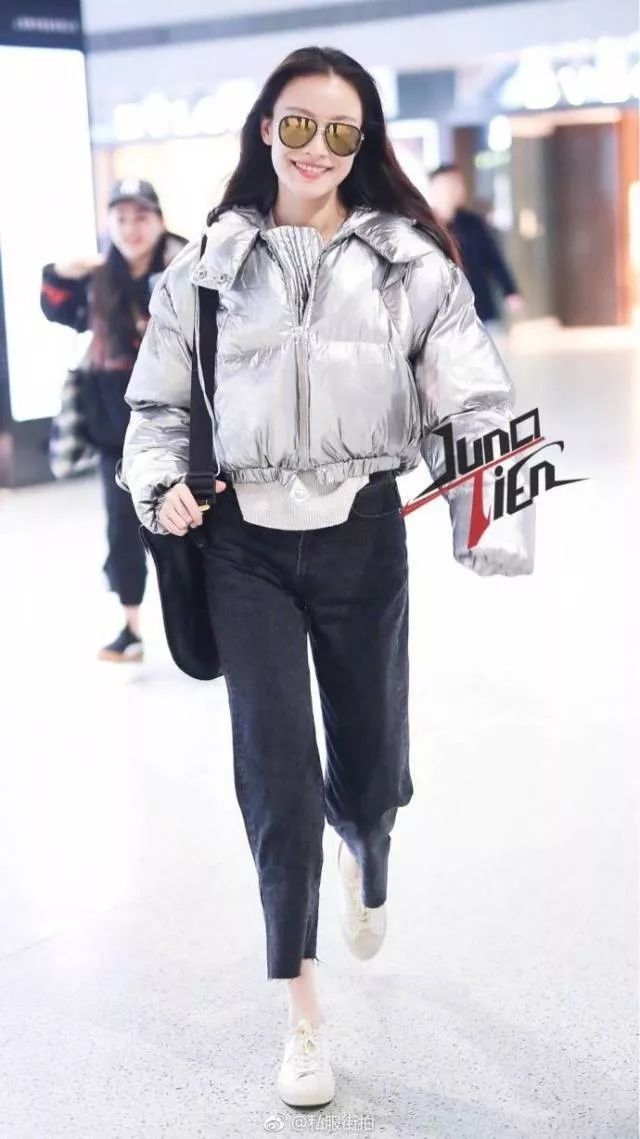 鹿晗刘昊然同款羽绒服,刘昊然中戏羽绒服机场