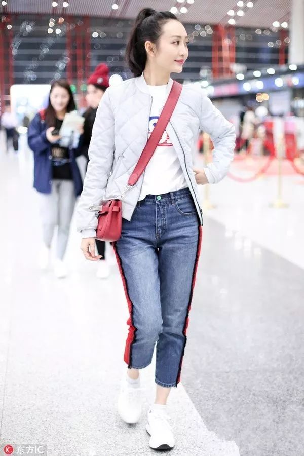 鹿晗刘昊然同款羽绒服,刘昊然中戏羽绒服机场