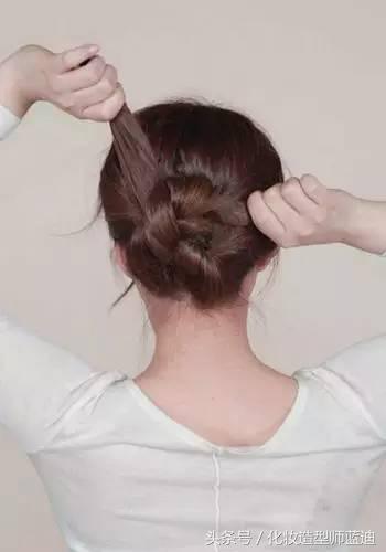 让长发变短发简单扎起来,夏天长发怎么剪好看又不想剪短