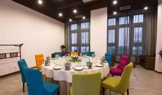 青岛适合第一次约会的餐厅市区,青岛必吃十大馆子