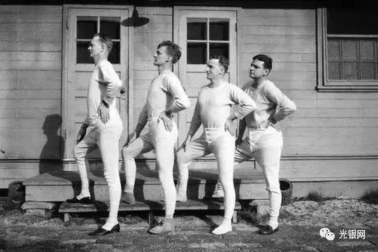 有一种寒冷叫忘穿秋裤换脸,思念叫望穿秋水寒冷叫忘穿秋裤