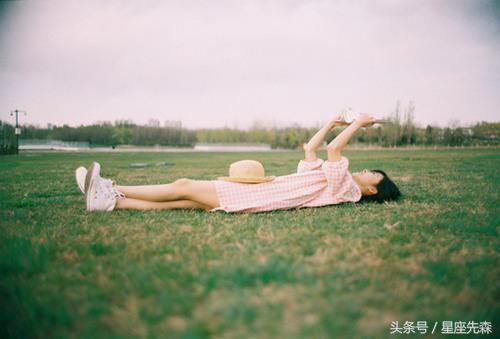 比较被动的星座男,恋爱中被动的星座女