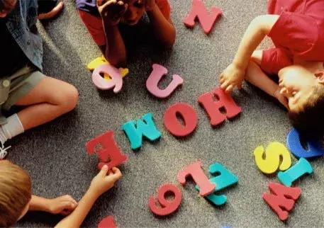 适合小孩子听的英文歌曲,适合小孩子学的英文歌曲